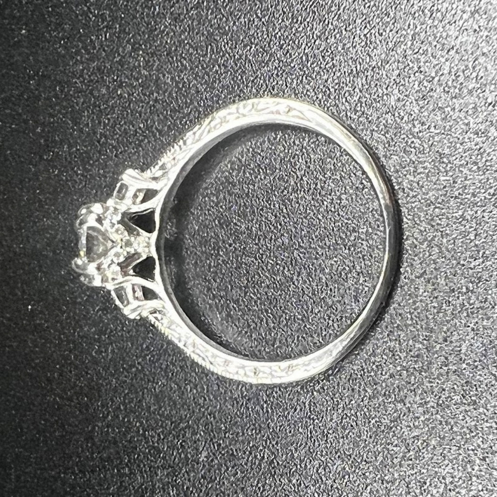  14K White Gold Diamond Ring 2.80 gms Approx 1.0 ctw 