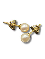  18k Yellow Gold Pearl Stud Earrings
