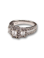 Exquisite 14K White Gold Emerald Cut Diamond Ring