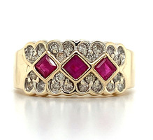  14KT Yellow Gold Ruby and Diamond Ring  Approx 0.25 ctw