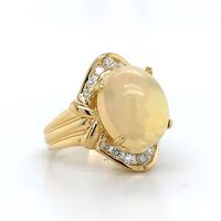  18k Yellow Gold Oval Opal Diamond Ring Approx 0.4 ctw