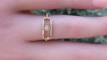  Glimmering 18Kt Yellow Gold Diamond Ring - A Stunning Piece For Your Closet