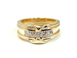  Stunning 18Kt Yellow Gold Ring .50 ctw Princess Cut Natural Diamonds