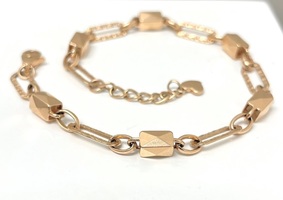  Be Bedazzled: 14Kt Gold Bracelet For Chic Outfits