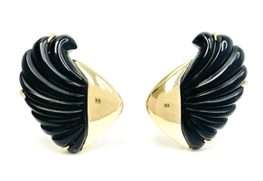  Alluring 14K Yellow Gold Black Onyx Earrings