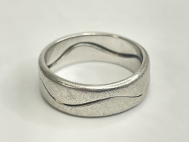  Upscale Fashion Statement: Men's Platinum Ring Size 10