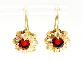 Antique Style: 18K Yellow Gold Vintage Garnet Earrings