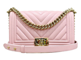 For The Empowered Women: Chanel Boy Flap Bag Pink Medium